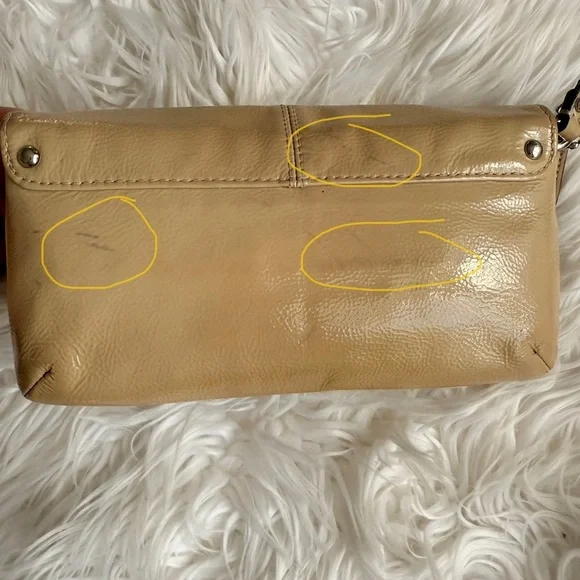 Coach Ashley Taupe Pattent Leather Flap Closure Credit Card Wristlet Wallet - Picture 8 of 8